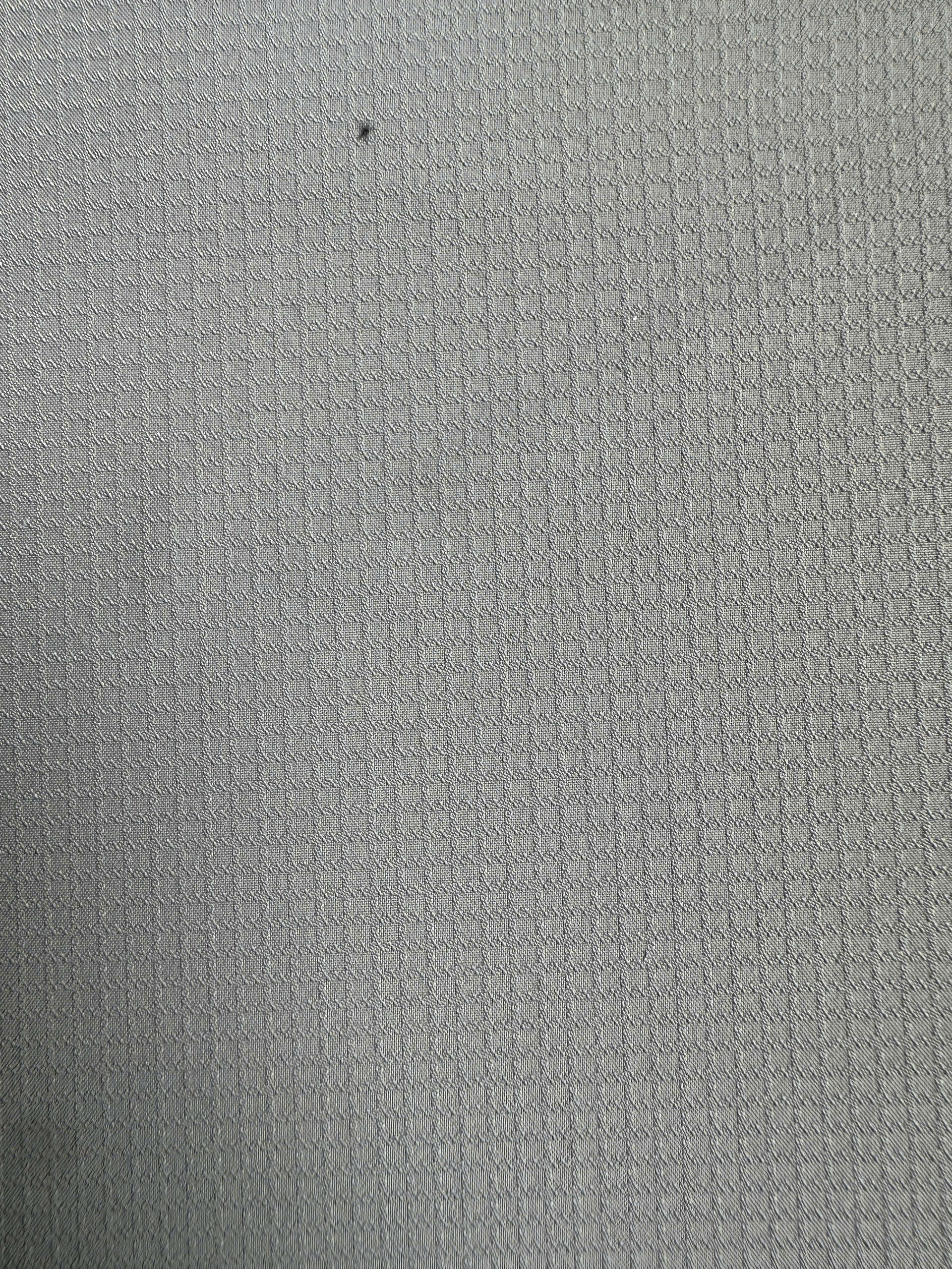 Vải Islet Textile có bề mặt mịn, sang trọng, lý tưởng cho các trang phục thể thao.